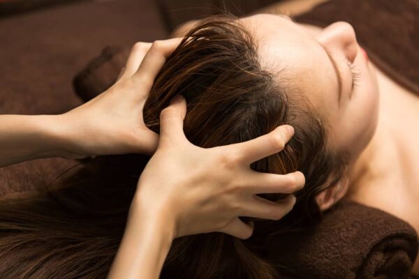 massage đầu giảm stress